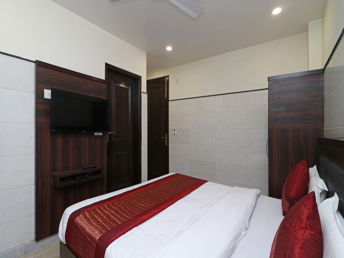 Oyo 11594 Hotel Tvs Nuova Delhi Esterno foto