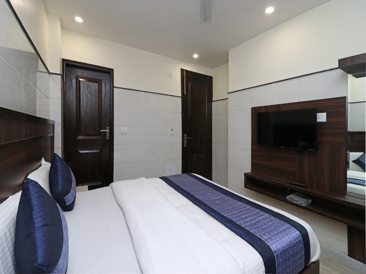 Oyo 11594 Hotel Tvs Nuova Delhi Esterno foto