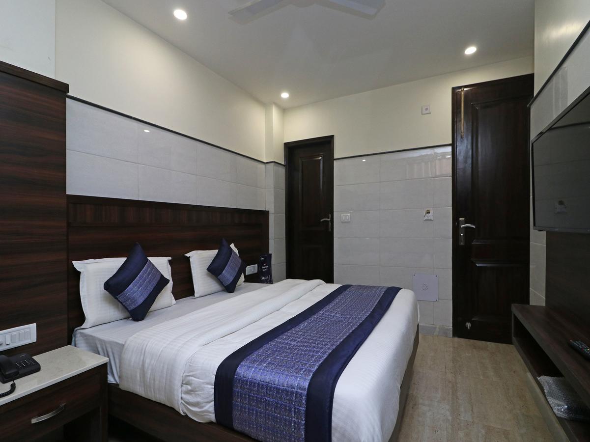 Oyo 11594 Hotel Tvs Nuova Delhi Esterno foto