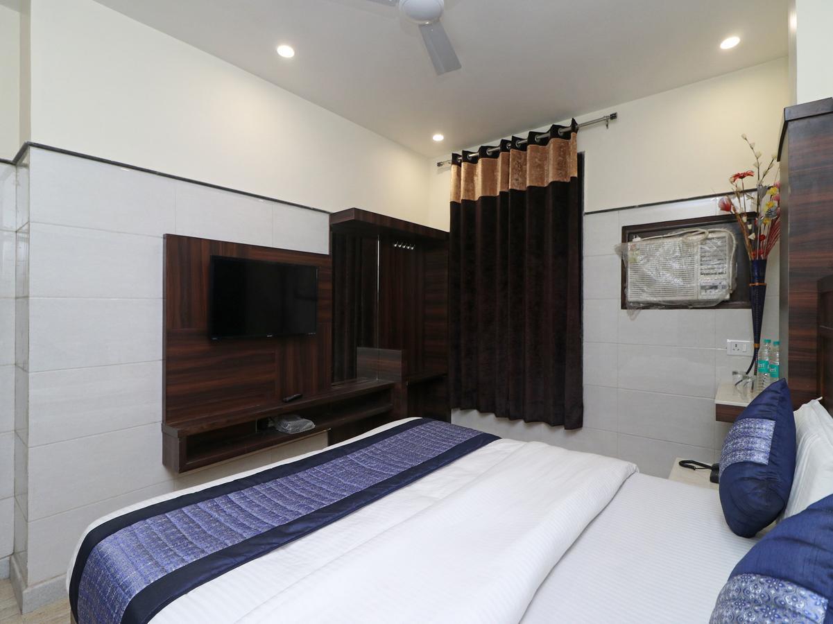 Oyo 11594 Hotel Tvs Nuova Delhi Esterno foto
